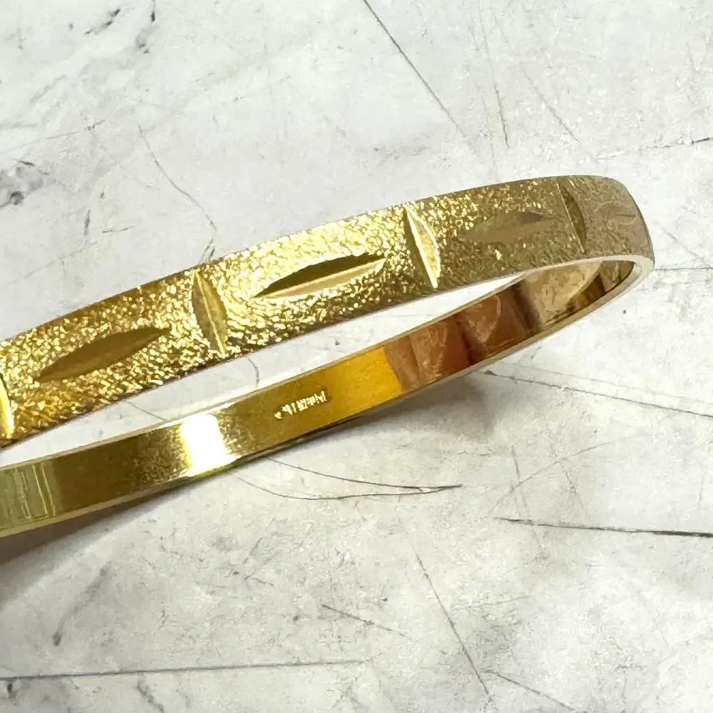Vintage Vendome Bangle Gold Tone Diamond Cut Brushed Bracelet Sz 7 1/2 Retro Y2K